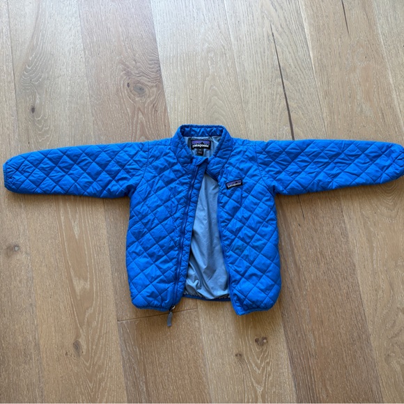 Patagonia Nano Puff Jacket in Bright Blue, 4T - Picture 2 of 5